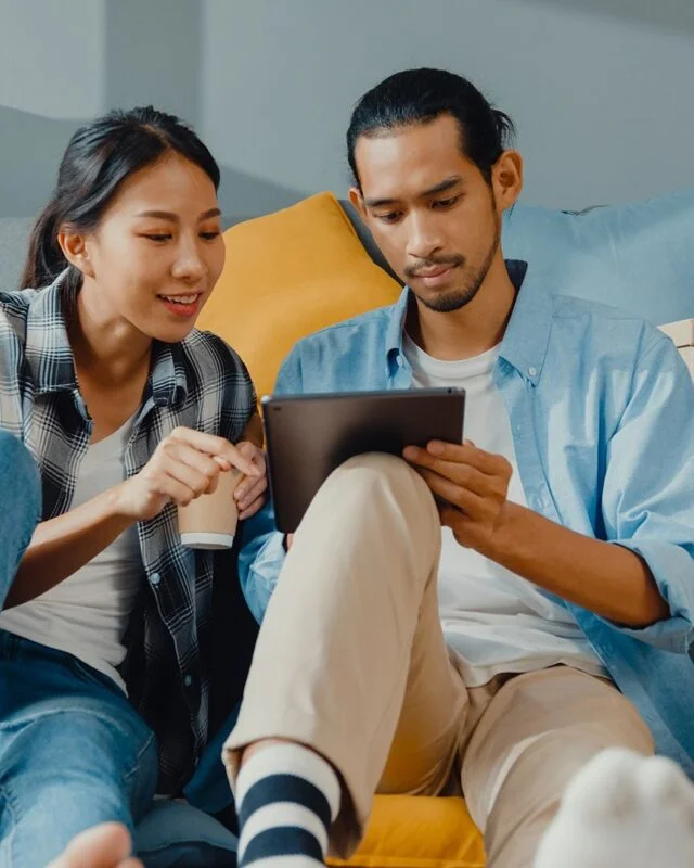 happy-asian-young-couple-man-woman-use-tablet-online-shopping-furniture-decorate-house-with-carton-packages-new-house happy-asian-young-couple-man-woman-use-tablet-online-shopping-furniture-decorate-house-with-carton-packages-new-house